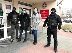 [VIDEO] Wielki sukces Krzysztofa Rutkowskiego! Po porwaniu dziecka, ojciec zgodził się dziś porozumieć z matką przed Sądem Okręgowym w Częstochowie!
