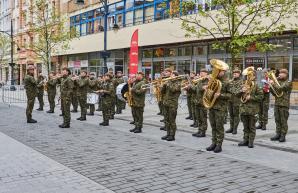 Orkiestra Reprezentacyjna WOT zagrała na święcie 9 Łódzkiej Brygady Obrony Terytorialnej.