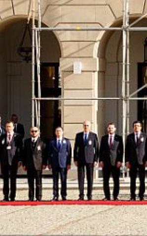 Prezydent Turcji Recep Tayyip Erdoğanemw Warszawie na spotkaniu z Prezydentem Andrzejem Dudą i szefem MSZ Witlodem Waszczykowskim na temat kwestii politycznych, godpodarczych i kulturalnych a także o relacjach z Rosją                       