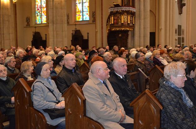Cztery lata od katastrofy smoleńskiej. W sercach ból i żal
