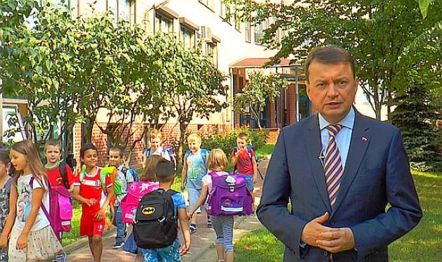 [VIDEO] Szef MSWiA: Policjanci będą odbywać więcej spotkań z dziećmi i będą uczyć je zasad ruchu drogowego