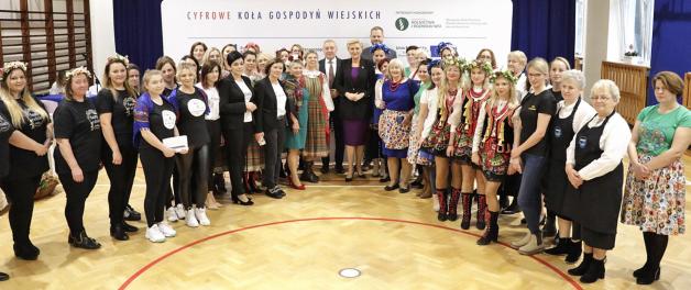 Przeciwdziałać wykluczeniu cyfrowemu – Cyfrowe Koła Gospodyń Wiejskich